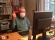 Person mit Maske
